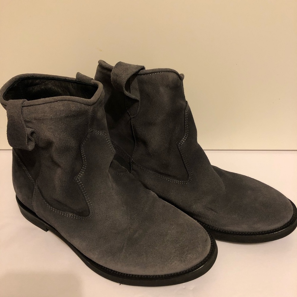 Leopardo Principi Womens Grey Suede Ankle Bootie 37